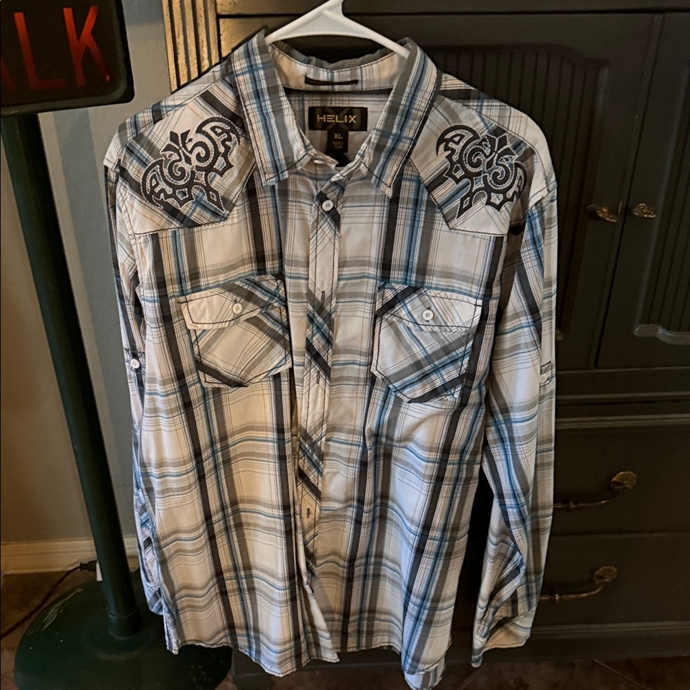 Helix Men's White and Blue Plaid Button Down Shirt
